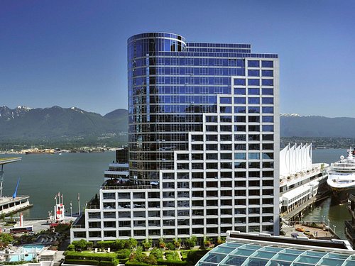 Fairmont Waterfront Hotel and Casino: Elegance by the Harbor